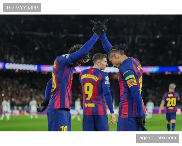 巴萨欧冠经验不足问题在淘汰赛阶段显现，对晋级形势造成影响